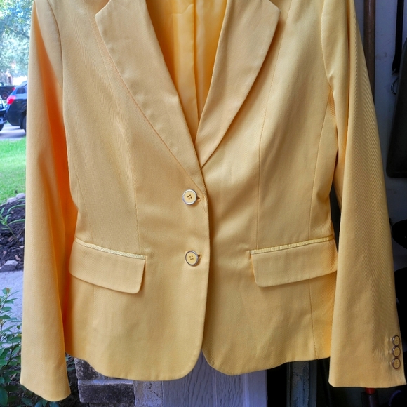 7th Ave. New York & Co, canary yellow blazer sz 10 - Picture 2 of 3